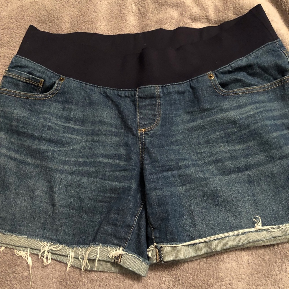 Maternity shorts
